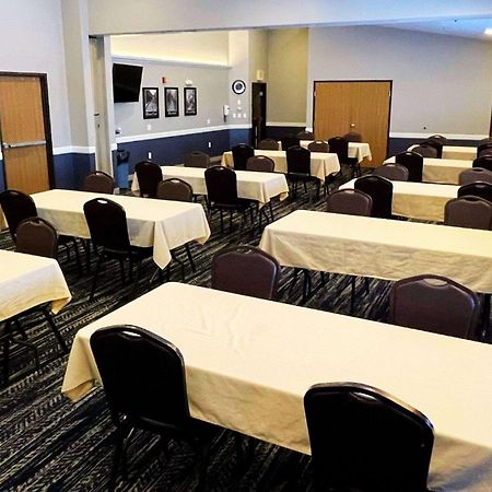 Americinn By Wyndham Fergus Falls Conference Center Екстериор снимка