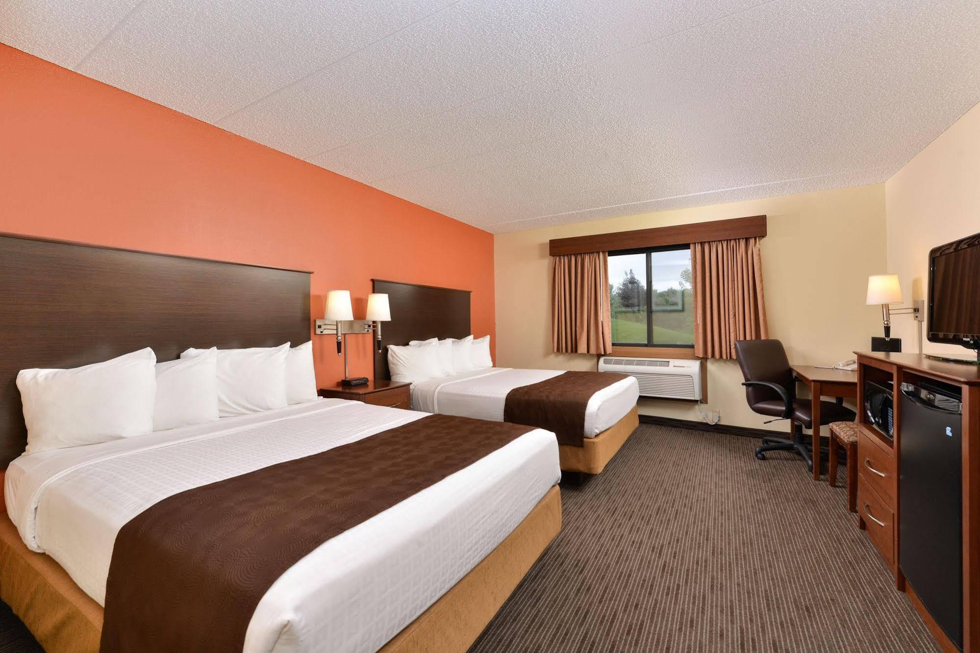 Americinn By Wyndham Fergus Falls Conference Center Екстериор снимка