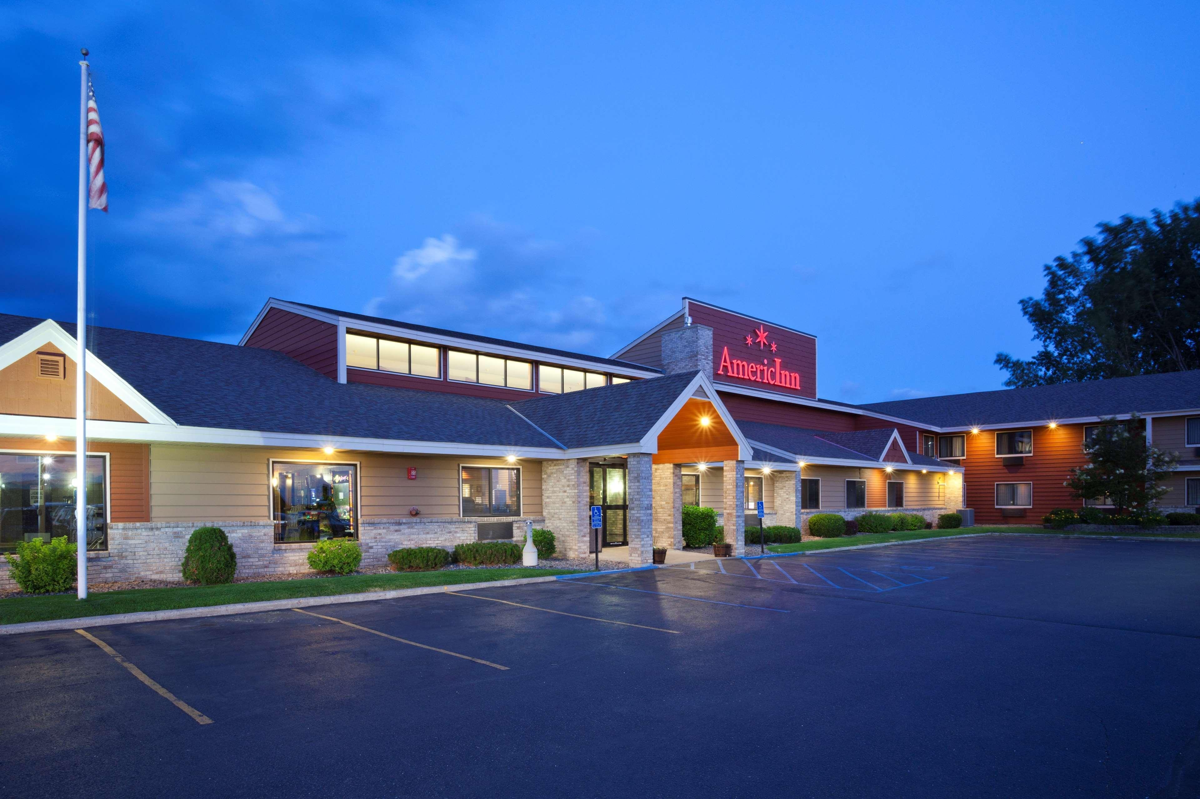 Americinn By Wyndham Fergus Falls Conference Center Екстериор снимка