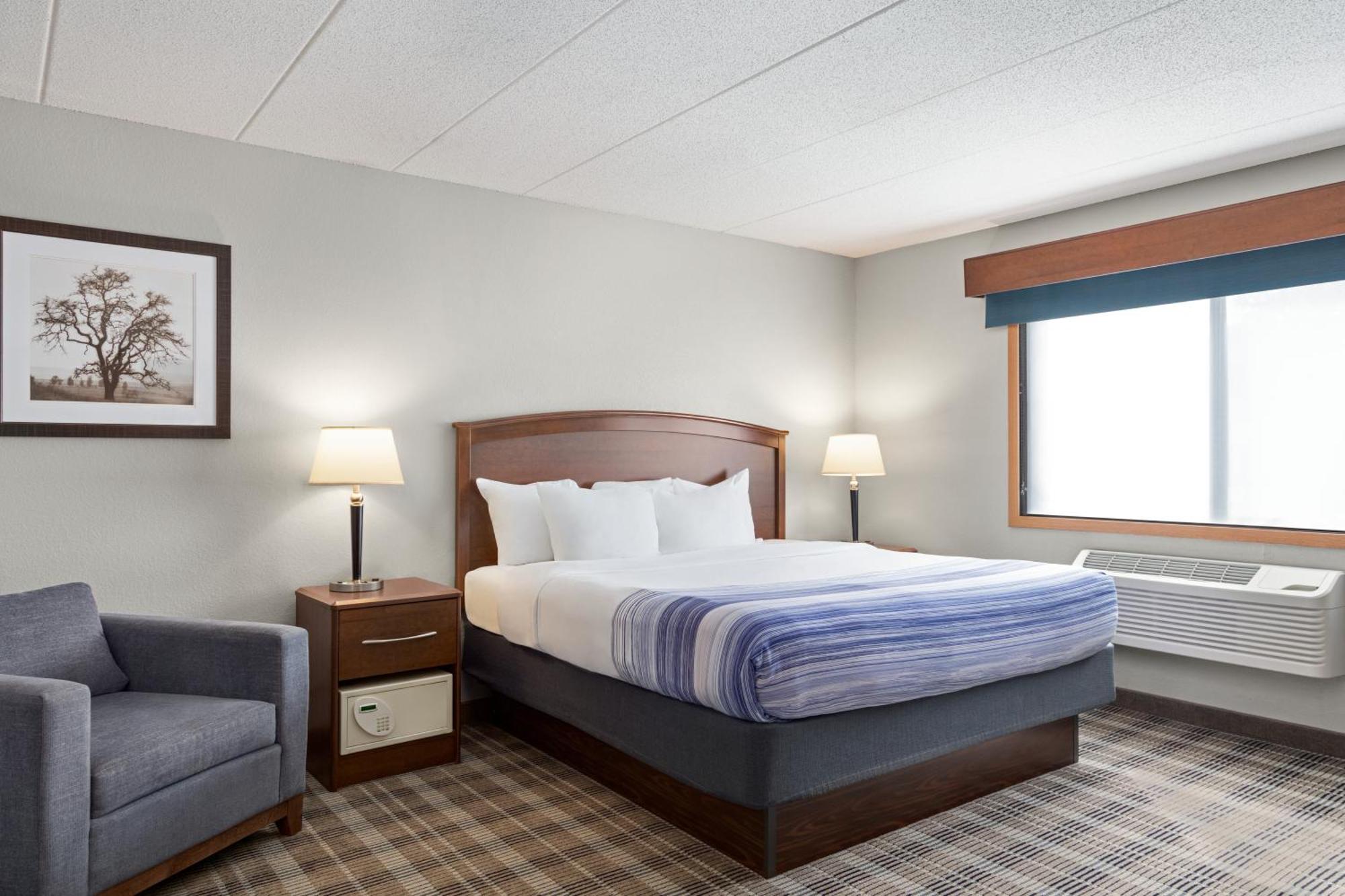 Americinn By Wyndham Fergus Falls Conference Center Стая снимка