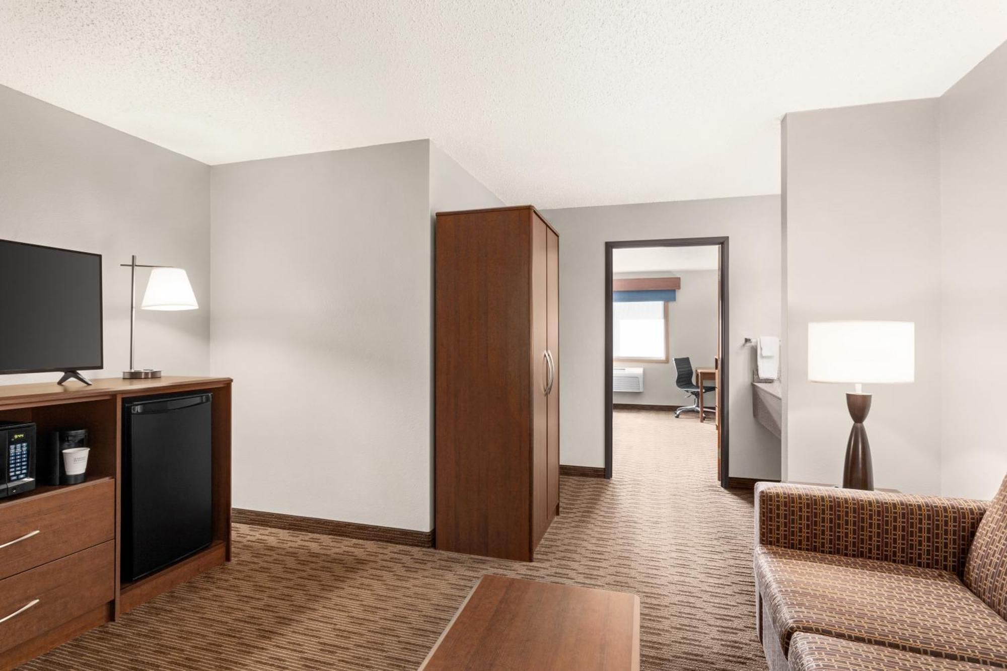 Americinn By Wyndham Fergus Falls Conference Center Стая снимка