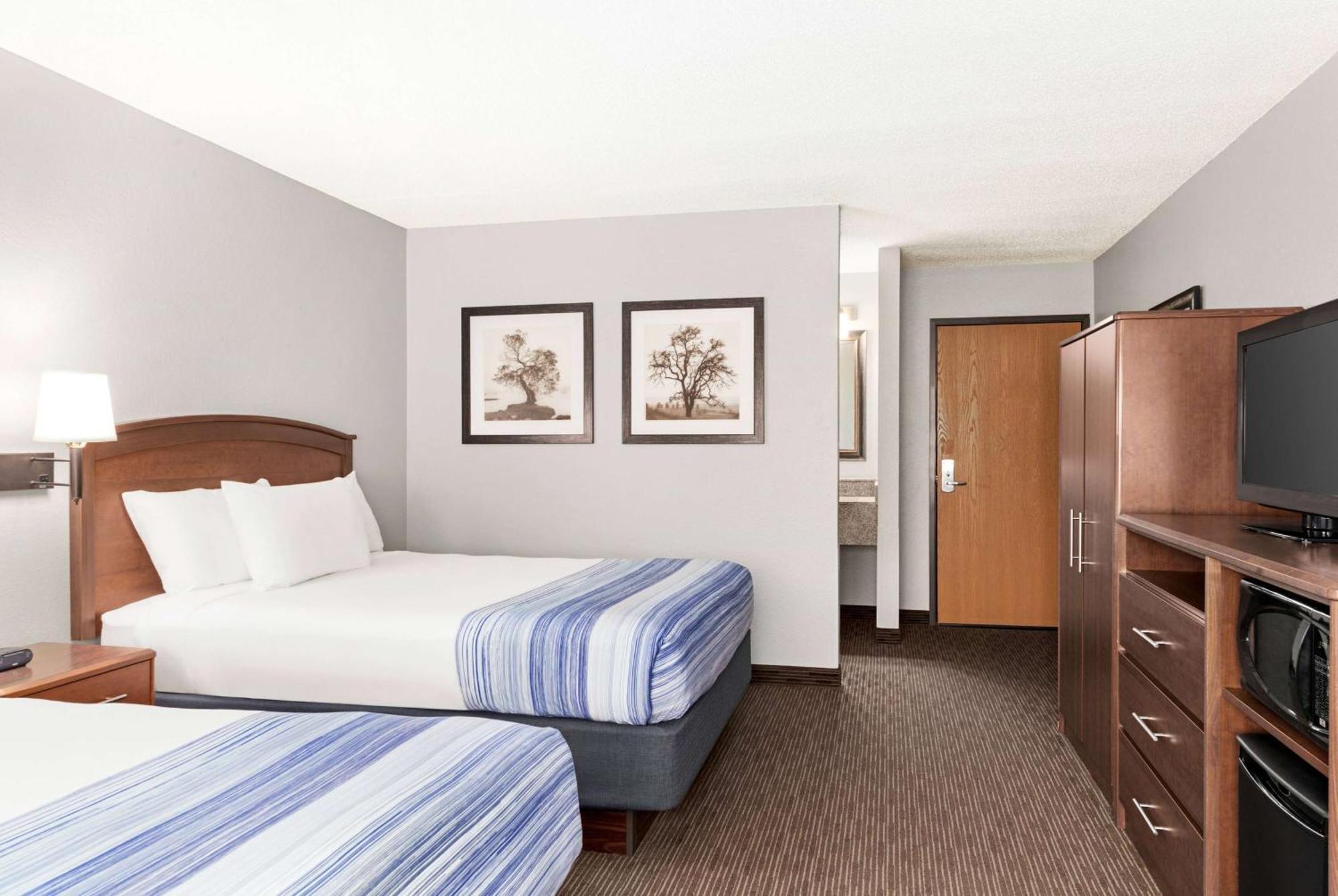 Americinn By Wyndham Fergus Falls Conference Center Екстериор снимка
