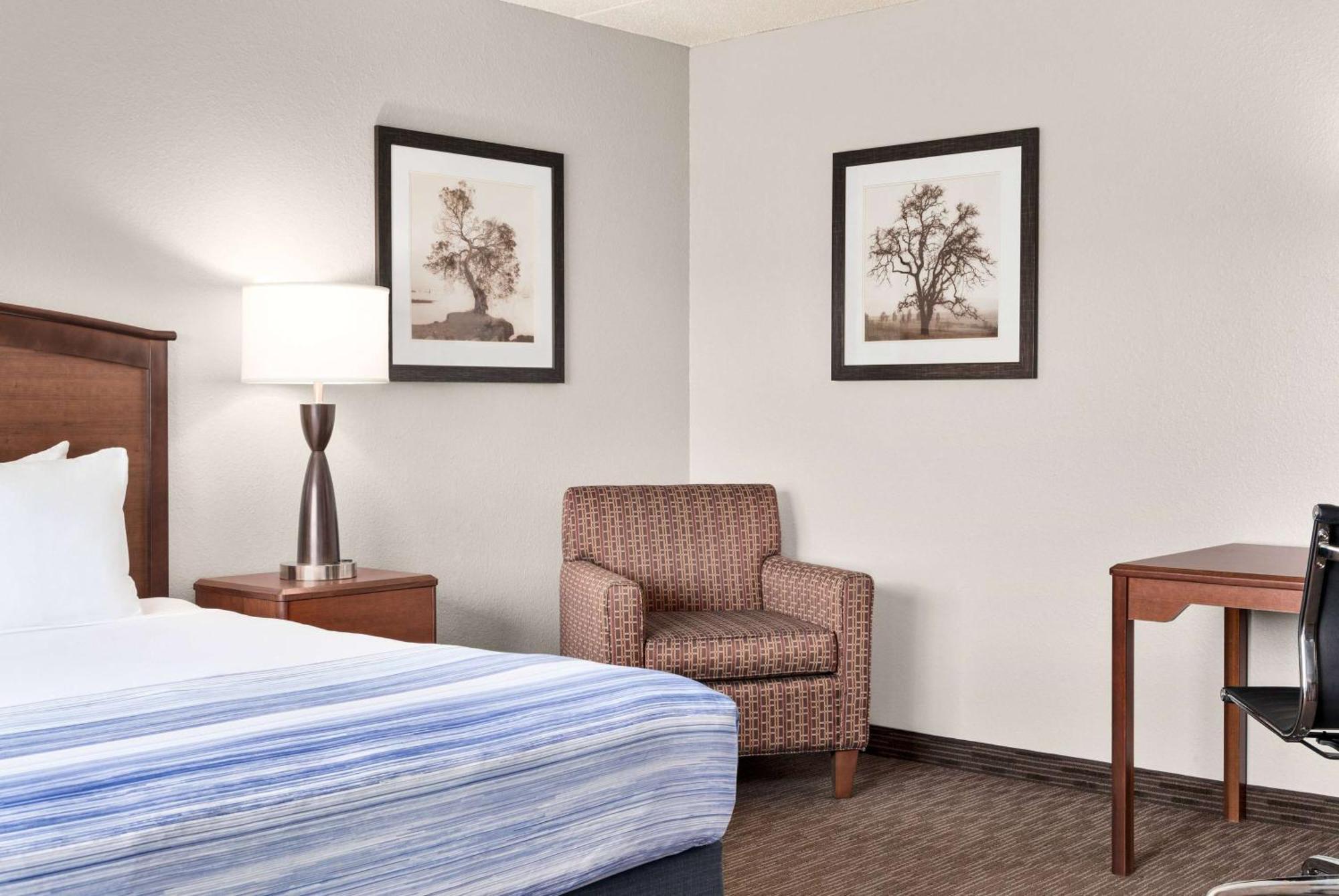 Americinn By Wyndham Fergus Falls Conference Center Екстериор снимка